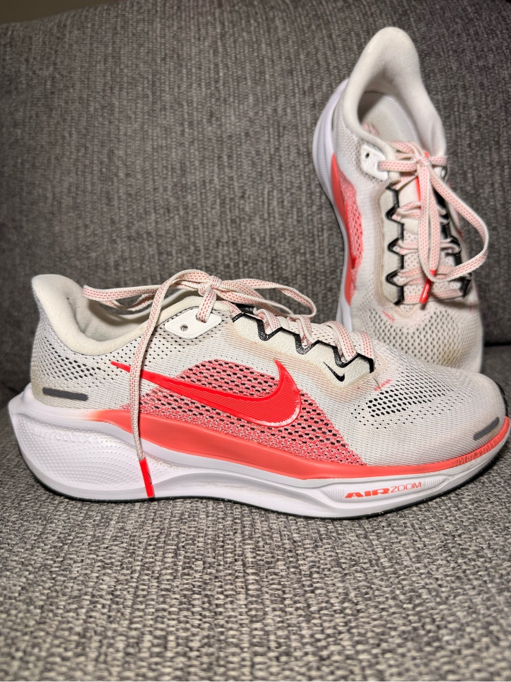 Nike Air Zoom Pegasus 41 White Crimson Red Shoes FD2723-109 Women’s size 6.5